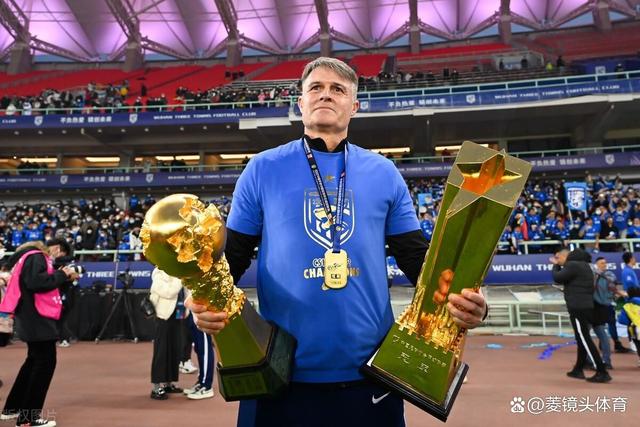 武汉三镇加时末段复出首秀,志在葡超名次提升,目标明确,更衣室氛围转暖 武汉三镇加时末段复出首秀,志在葡超名次提升,目标明确,更衣室氛围转暖